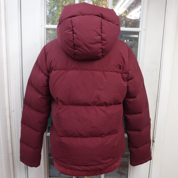 The North Face 550 Burgundy Color Hoodie Down Puffer Jacket - Picture 6 of 10